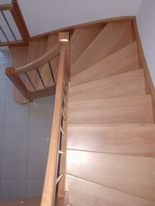 Samonosn dreven schody