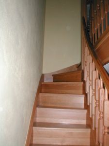dreven samonosn schody