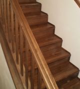 Výroba drevených masívnych schodov